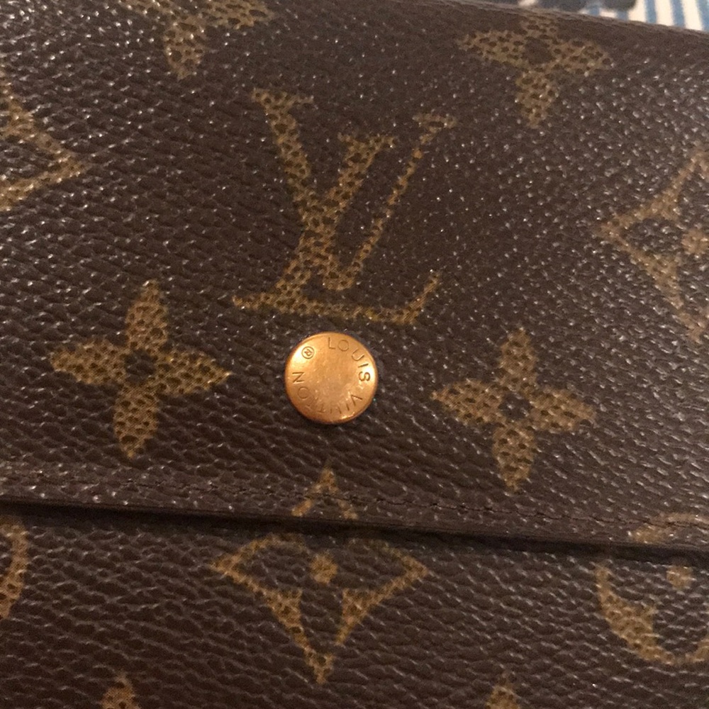 Louis Vuitton Authentic Organizer Bifold Wallet - Picture 5 of 8